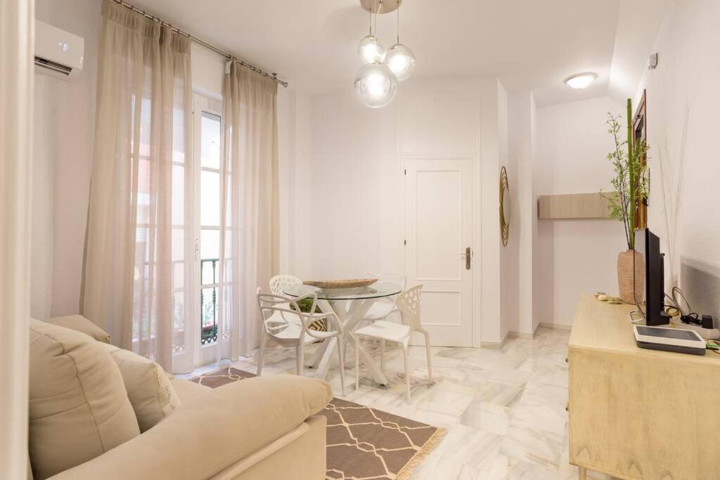 Tgh/ Malaga Centro Carreteria Apartment ภายนอก รูปภาพ